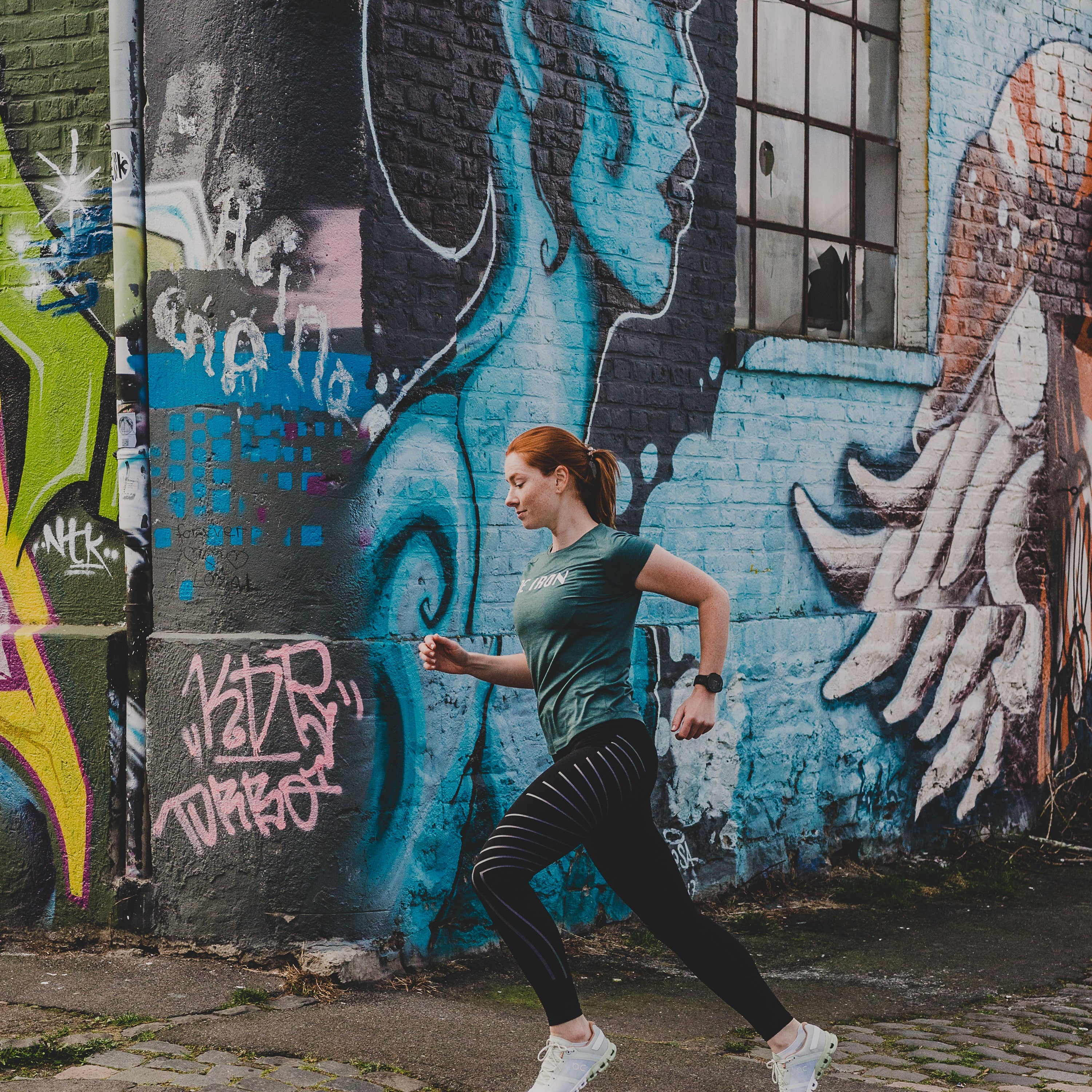 Look better and feel good in these Fe226 leggings that lift you buttocks and shape your thighs - Design by Ffion Appleton (Off-White, Beyoncé's Ivy Park and Nike)