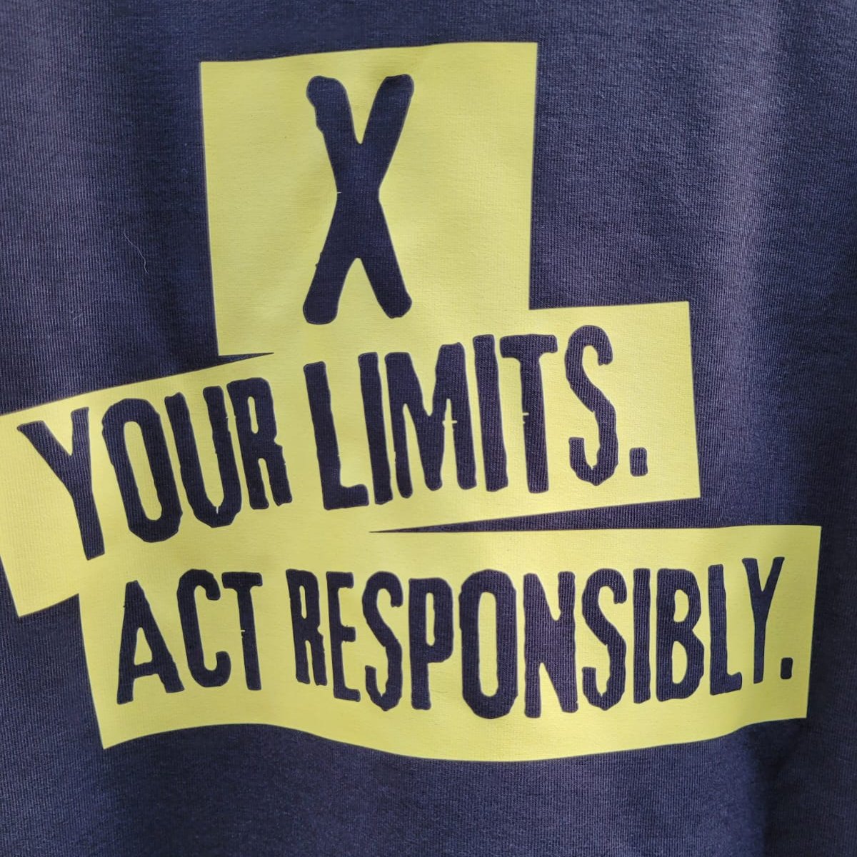 Statement Sweatshirt: X your Limits Sweatshirt - Nur Größe S und XL